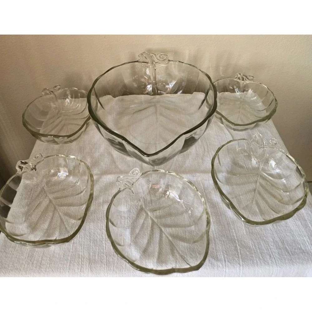 Vintage Clear Pressed Glass Leaf Bowl Set Large Serving Bowl‎ & 5 Dessert Bowls